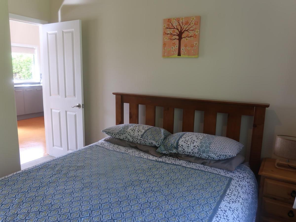 Cosy Nights - Modern, Self-Contained With Parking Apartment เคริเคริ ภายนอก รูปภาพ
